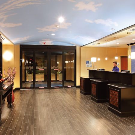 Holiday Inn Express Hotel & Suites Texarkana East By Ihg Buitenkant foto
