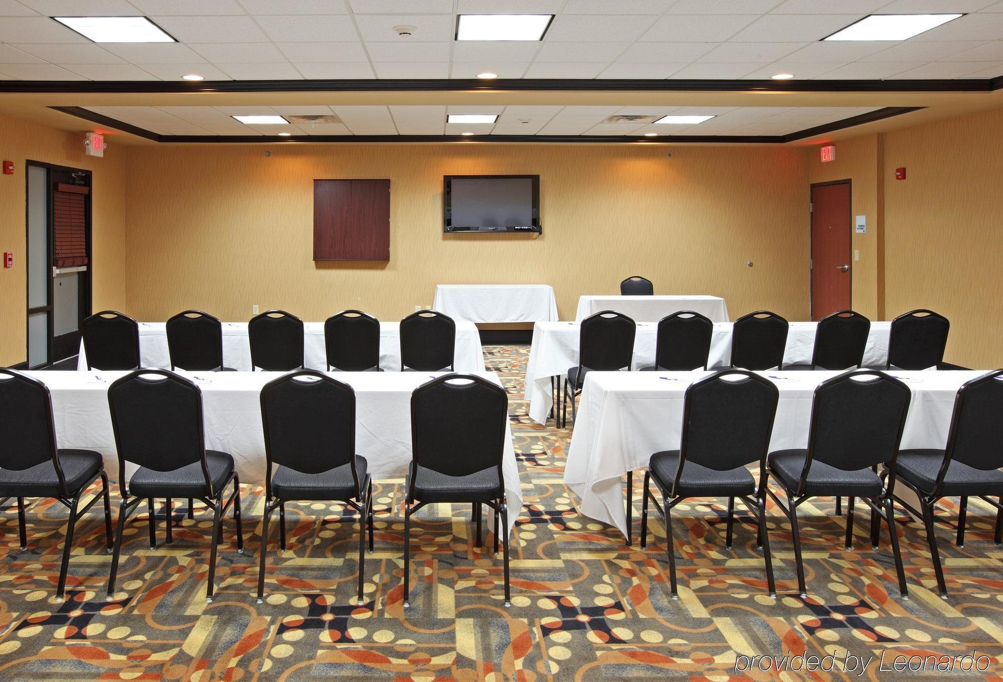 Holiday Inn Express Hotel & Suites Texarkana East By Ihg Buitenkant foto
