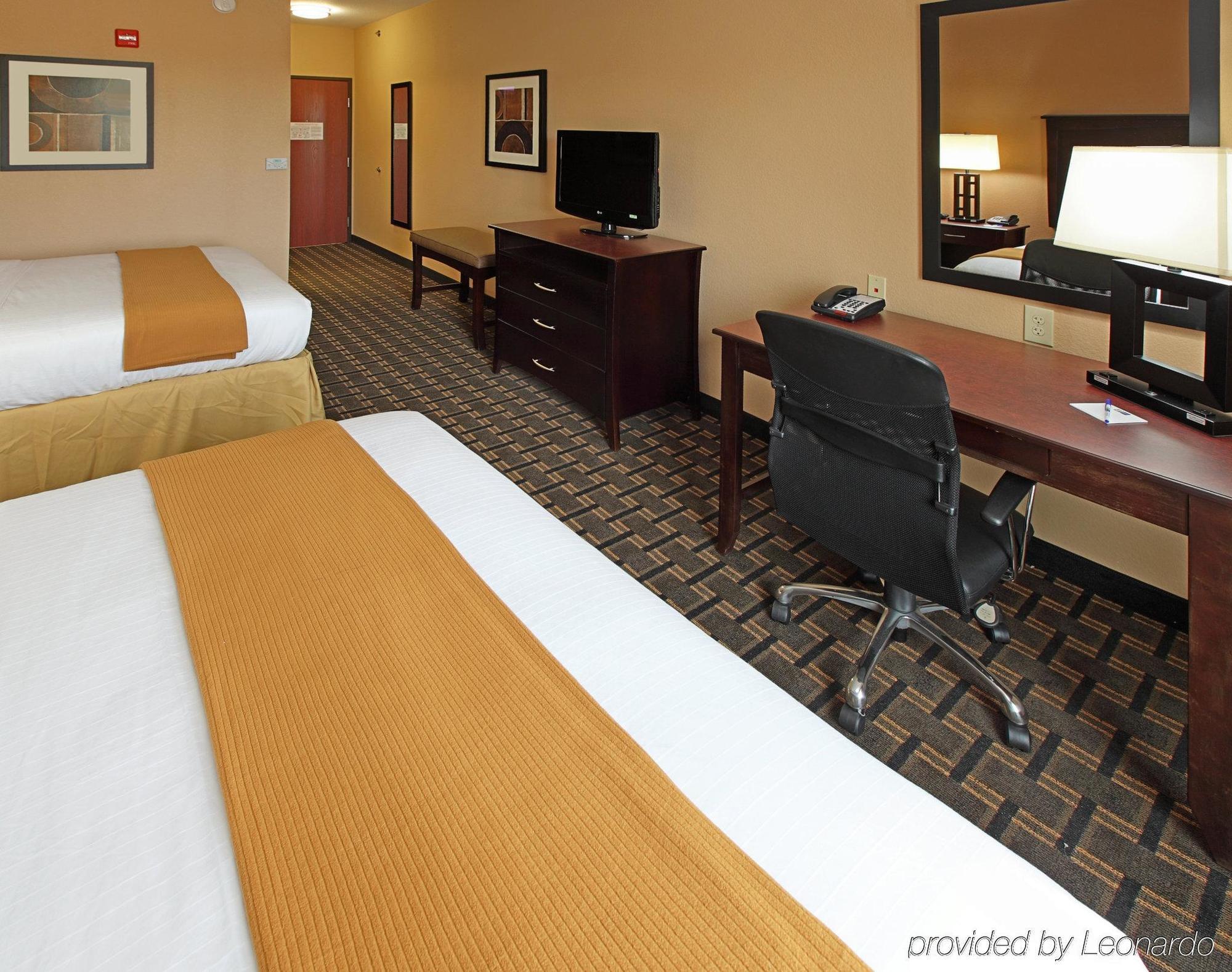 Holiday Inn Express Hotel & Suites Texarkana East By Ihg Buitenkant foto