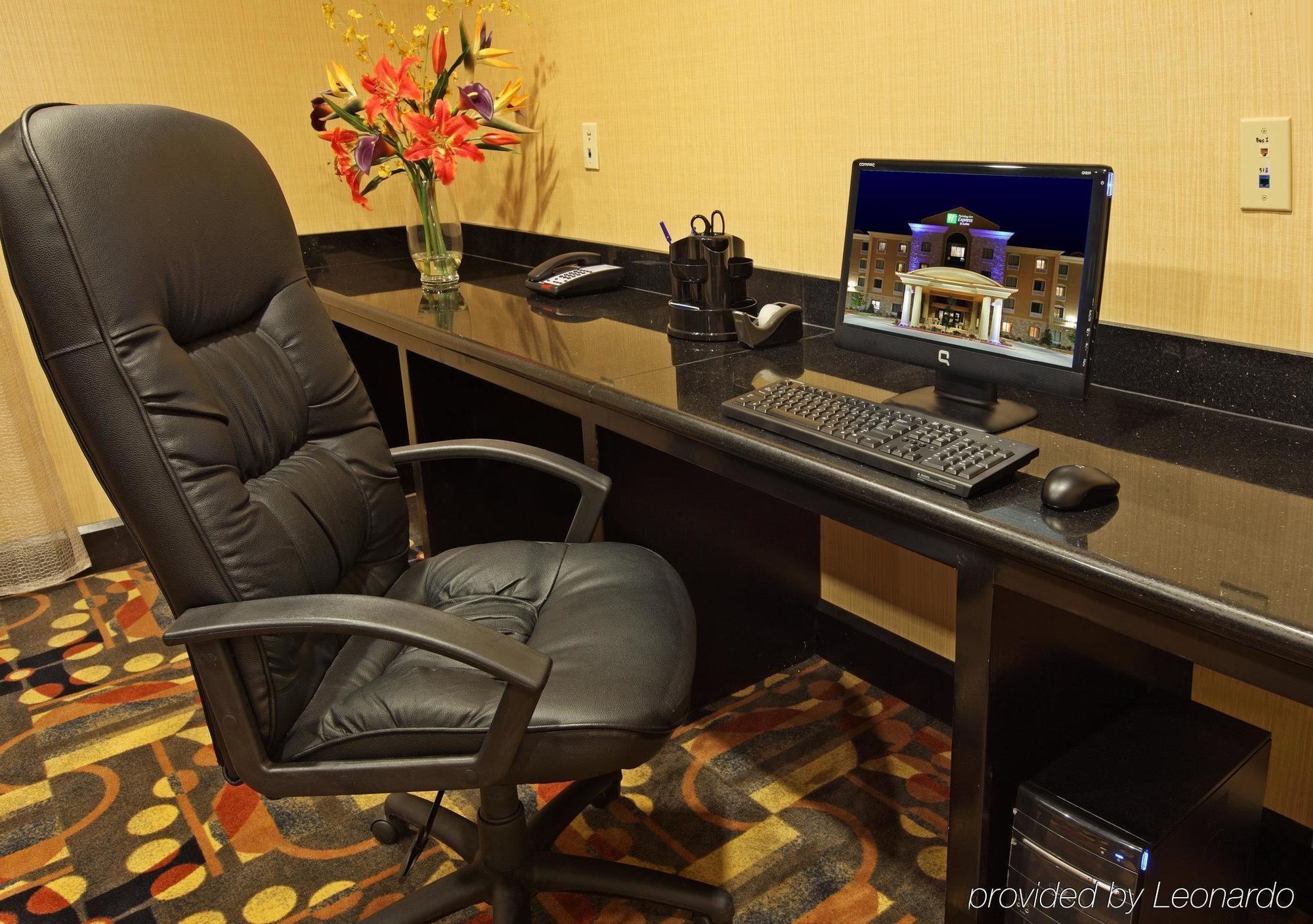 Holiday Inn Express Hotel & Suites Texarkana East By Ihg Buitenkant foto