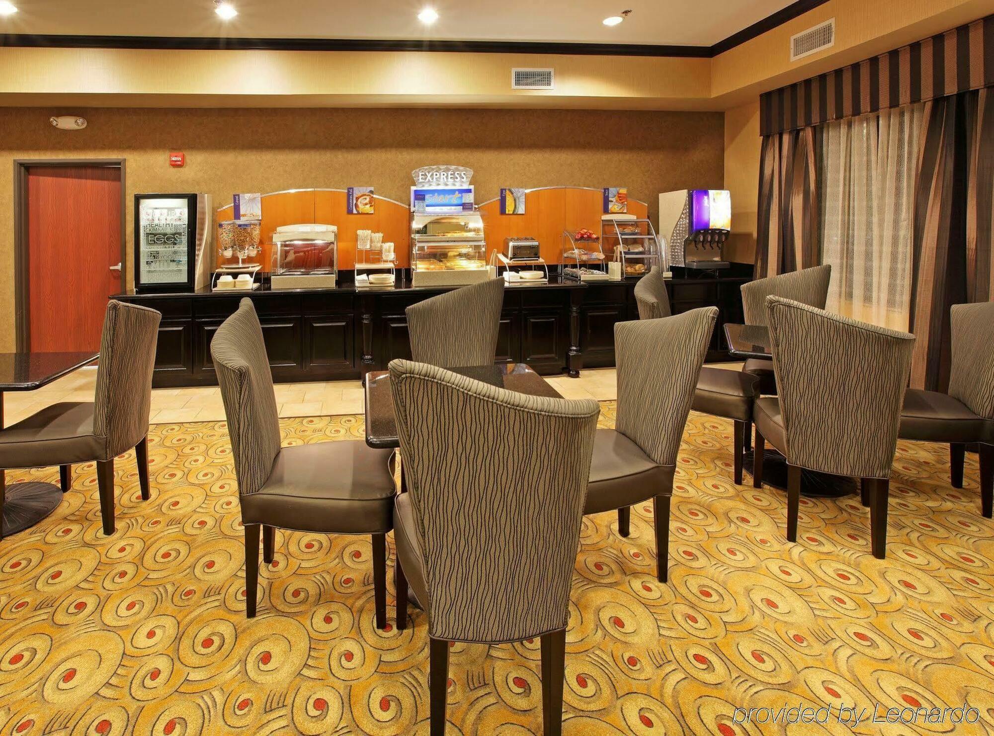Holiday Inn Express Hotel & Suites Texarkana East By Ihg Buitenkant foto